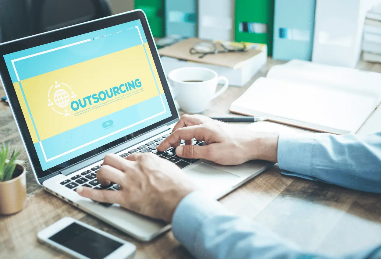 Why Should You Outsource Your Company’s Social Media
